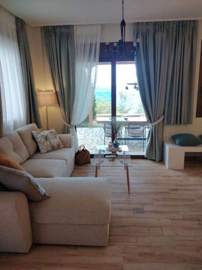 Paralio Astros Beachfront Suites Xiropigado Exterior foto