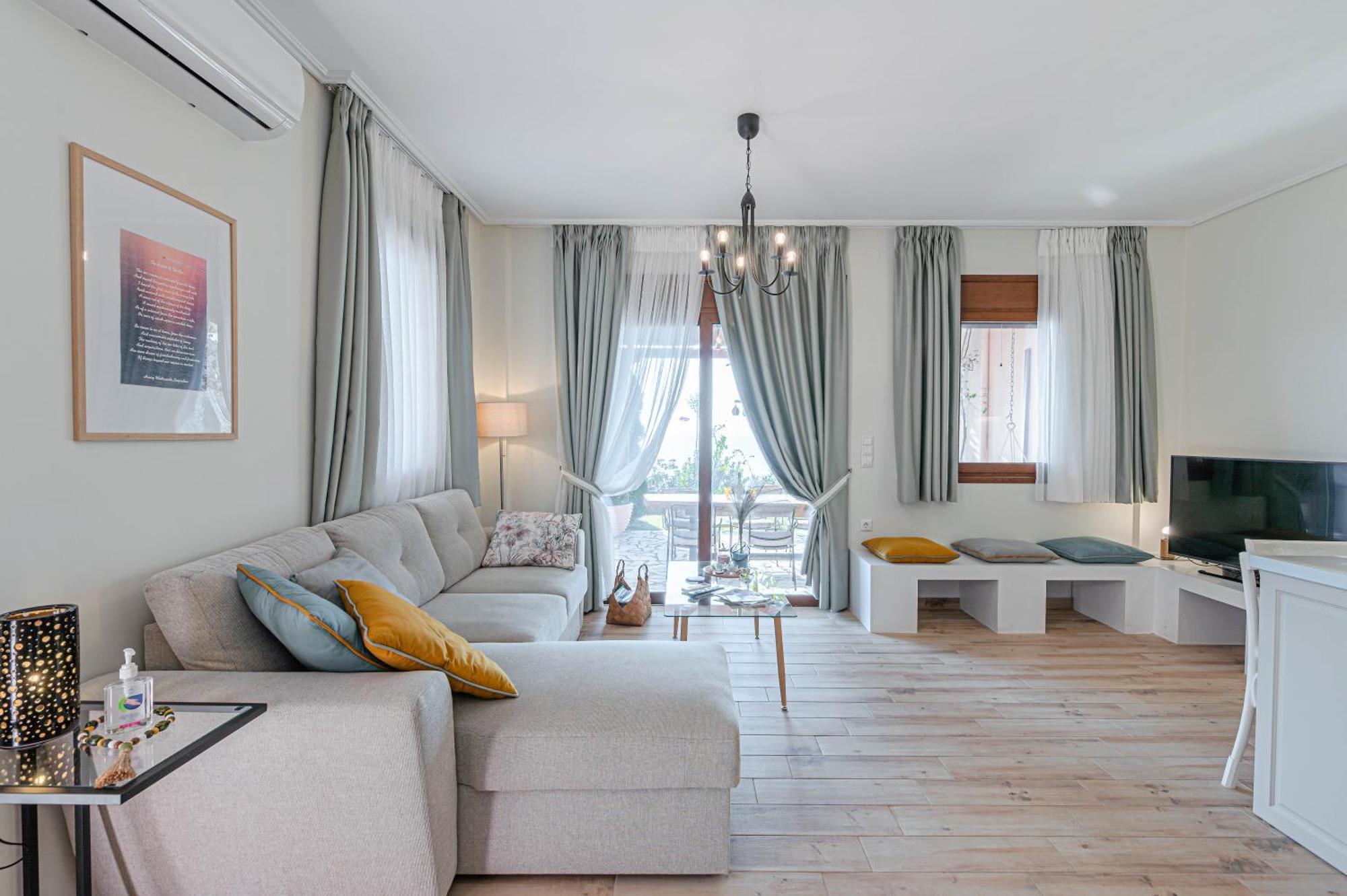 Paralio Astros Beachfront Suites Xiropigado Exterior foto