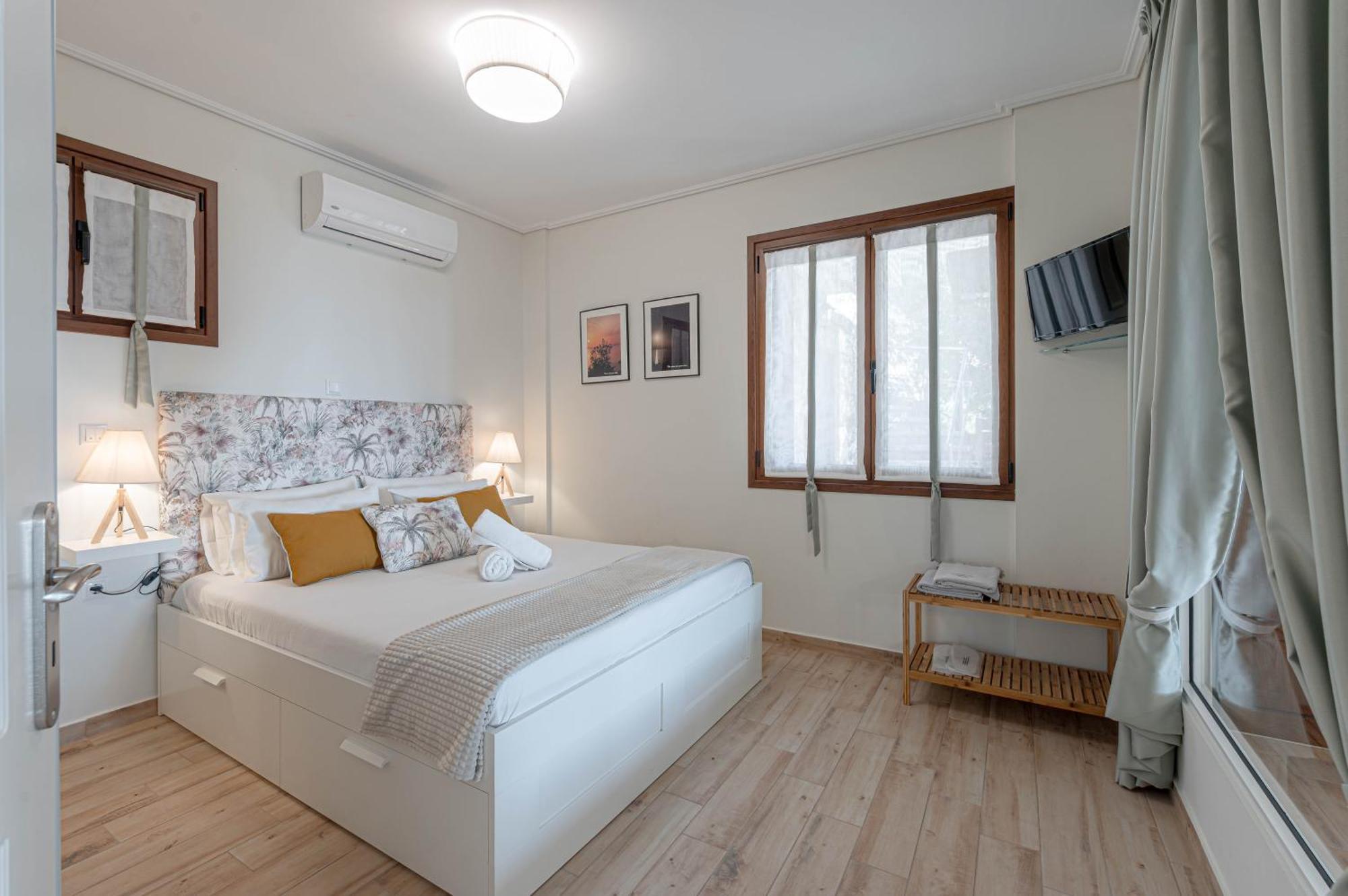 Paralio Astros Beachfront Suites Xiropigado Exterior foto