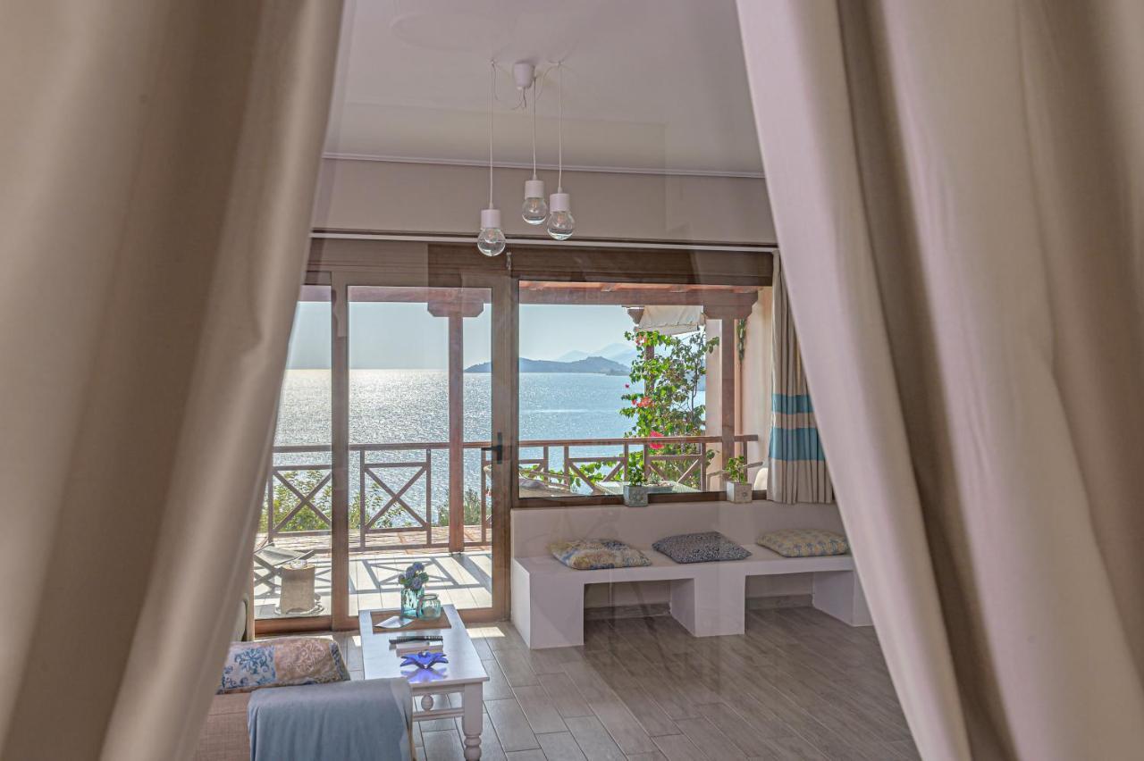 Paralio Astros Beachfront Suites Xiropigado Exterior foto