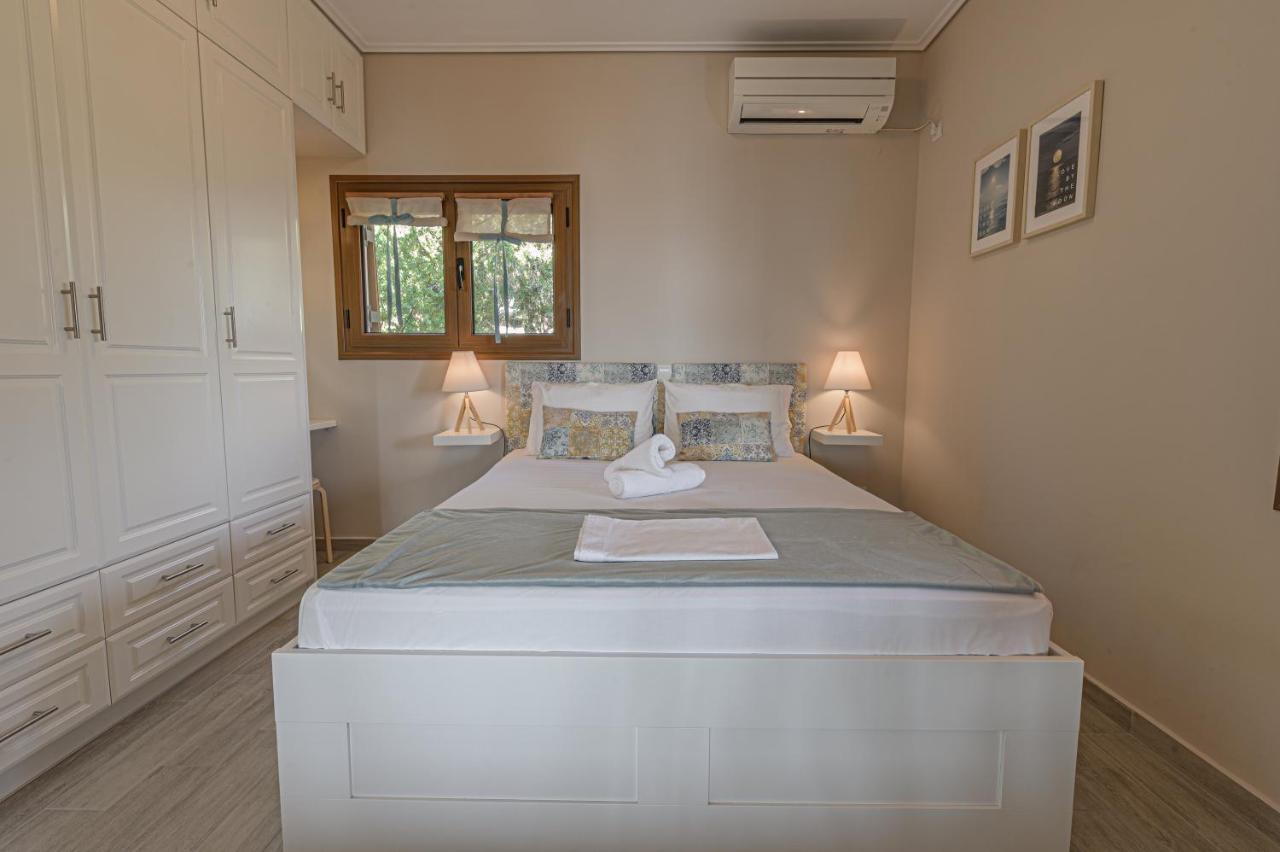 Paralio Astros Beachfront Suites Xiropigado Exterior foto