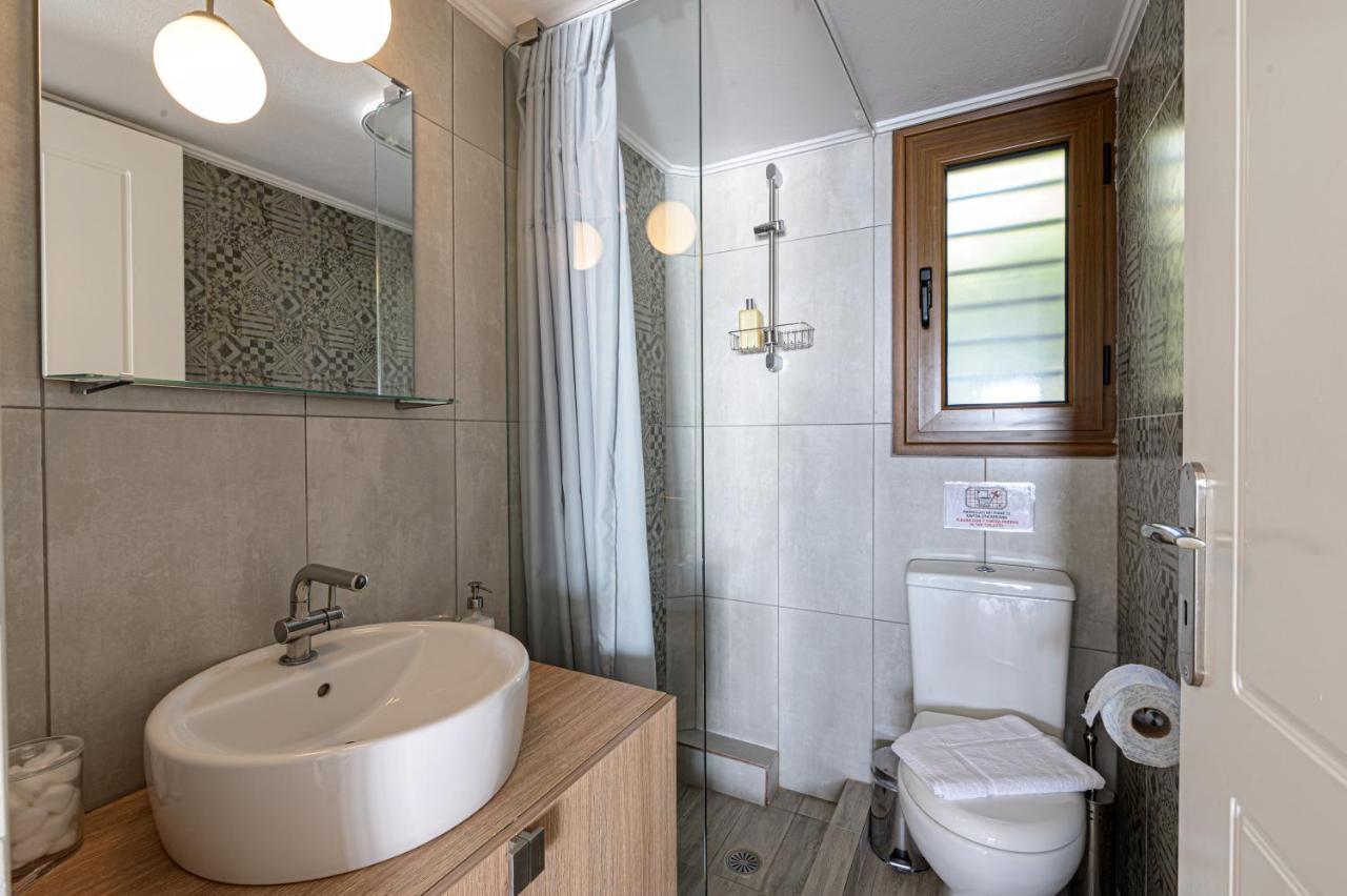 Paralio Astros Beachfront Suites Xiropigado Exterior foto