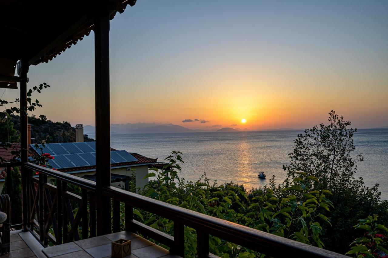 Paralio Astros Beachfront Suites Xiropigado Exterior foto